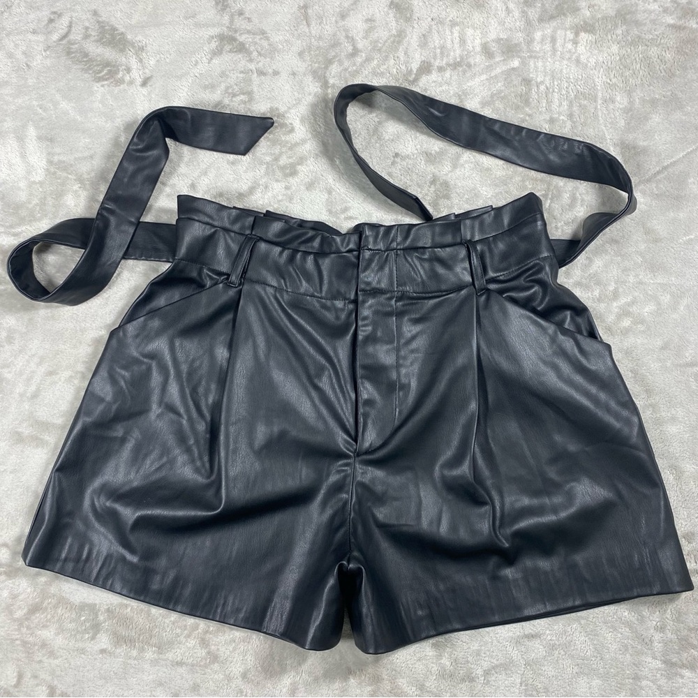ZARA Women's Black Faux Leather Short Pants sz LARGE Belted High Rise Pleated - Picture 5 of 16